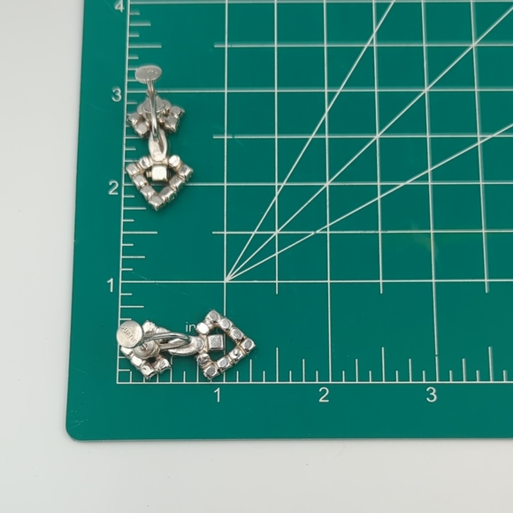 Rhinestones Duane Earrings Vintage Screw Back Rhodium Plating Dangle Signed - Picture 8 of 8